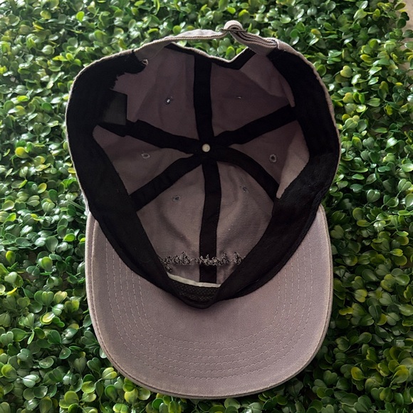 Gray Hat - Picture 4 of 5